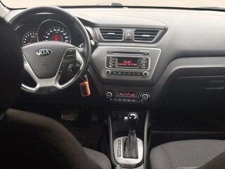 2016 Kia Rio III Рестайлинг, чёрный, 970000 рублей, вид 5
