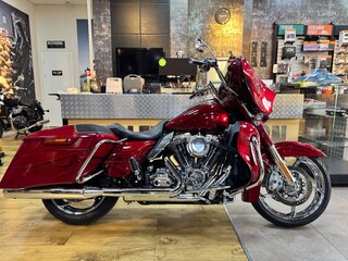 2016 Harley-Davidson CVO Street Glide, пурпурный, 1990000 рублей, вид 1