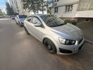 2014 Chevrolet Aveo II, серебристый, 390000 рублей, вид 1