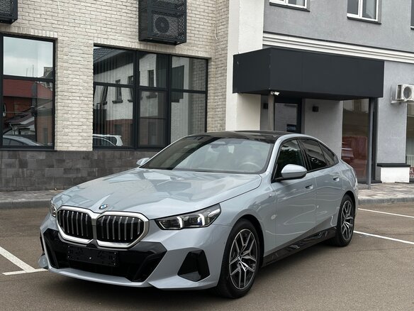 2024 BMW 5 серии 520i VIII (G60/G61/G68), серый