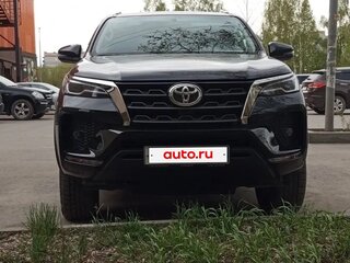 2021 Toyota Fortuner II Рестайлинг, чёрный, 5000000 рублей, вид 3