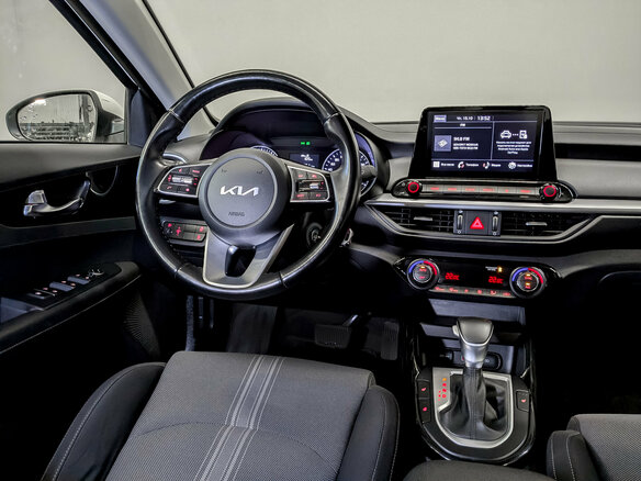 2021 Kia Cerato IV Рестайлинг, белый, 1950000 рублей - вид 28