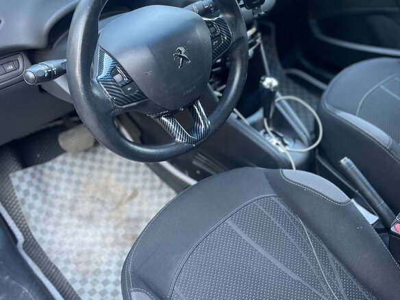 2013 Peugeot 208 I, красный, 890000 рублей - вид 7