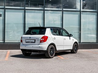 2013 Skoda Fabia II Рестайлинг, белый, 670000 рублей, вид 2