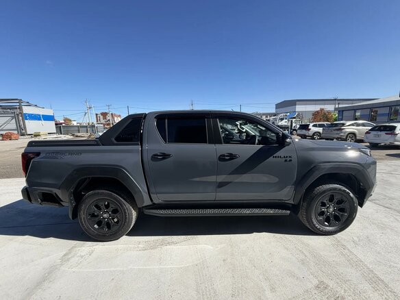 2026 Toyota Hilux, серый, 7900000 рублей