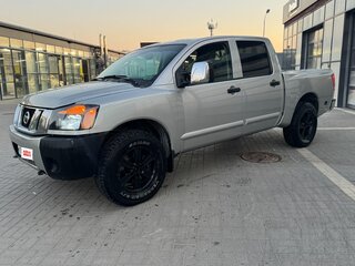 2007 Nissan Titan I Рестайлинг, серебристый, 1950000 рублей, вид 2