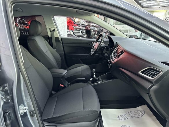 2018 Hyundai Solaris II, серый, 1265000 рублей - вид 15