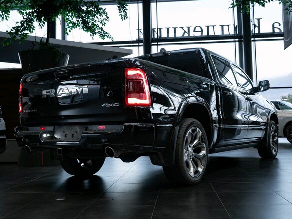 2023 Ram 1500 Crew Cab eTorque V, чёрный, 9500000 рублей - вид 6