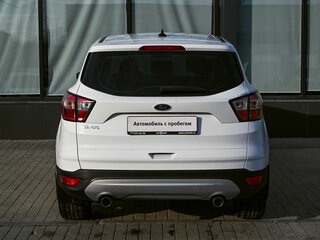 2017 Ford Kuga II Рестайлинг, белый, 1645000 рублей, вид 4