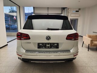 2017 Volkswagen Touareg II Рестайлинг, белый, 3150000 рублей, вид 5