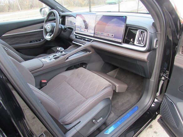 2026 Geely Monjaro (Xingyue L) I Рестайлинг 2 (China Market), чёрный, 4190000 рублей - вид 13