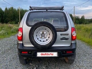2014 Chevrolet Niva I Рестайлинг, серебристый, 450000 рублей, вид 5
