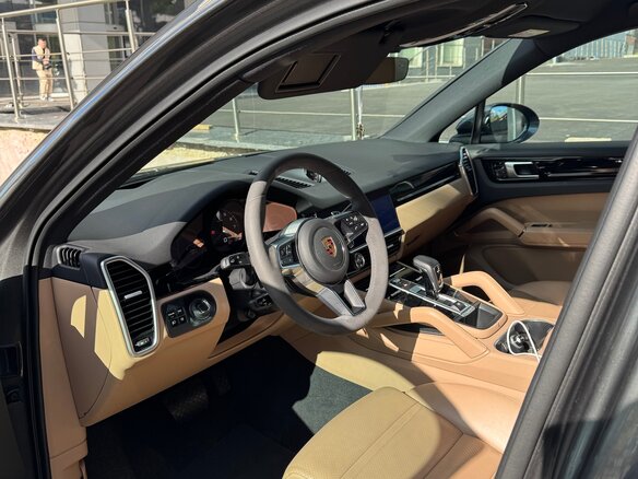 2021 Porsche Cayenne Coupé III, серый, 9250000 рублей - вид 6