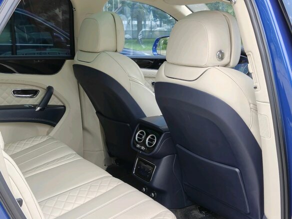 2016 Bentley Bentayga I, синий, 8750000 рублей - вид 10