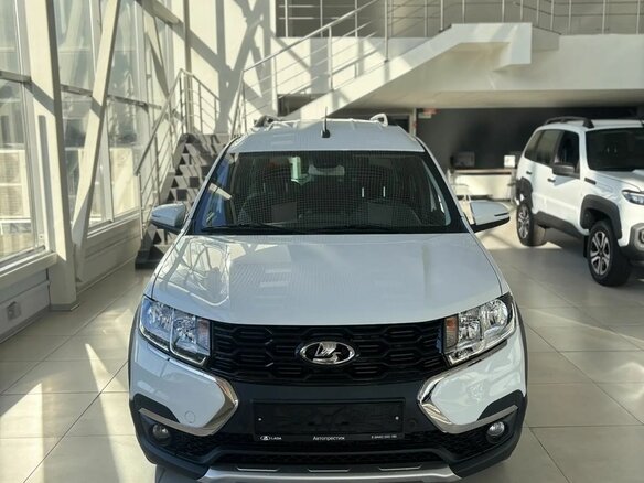 2026 Lada (ВАЗ) Largus Cross I Рестайлинг, белый, 2022000 рублей - вид 1