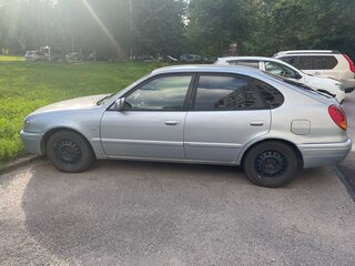 2001 Toyota Corolla VIII (E110) Рестайлинг, серебристый, 330000 рублей, вид 2