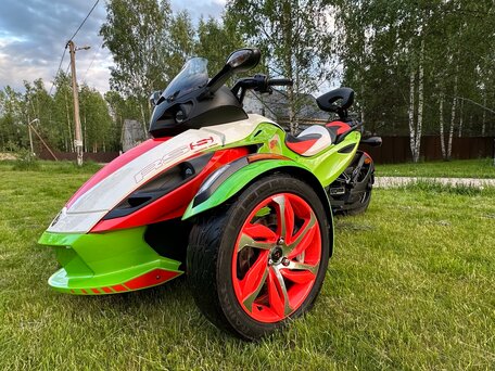 2014 BRP Can-Am Spyder, зелёный, 1245000 рублей, вид 2