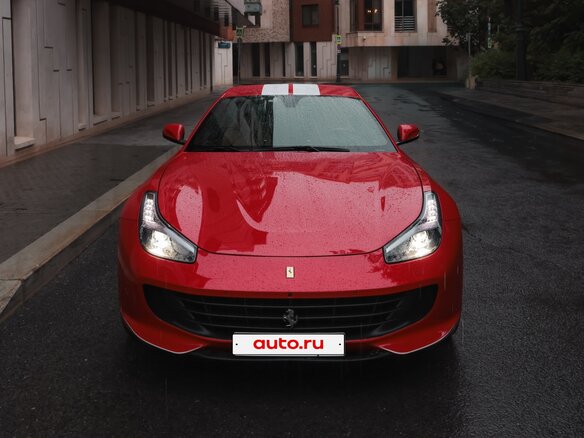 2017 Ferrari GTC4Lusso, красный, 31000000 рублей - вид 3