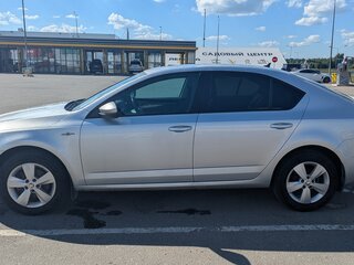 2018 Skoda Octavia III (A7) Рестайлинг, серебристый, 1500000 рублей, вид 2