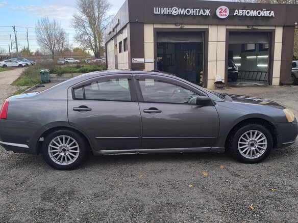 2004 Mitsubishi Galant IX, серый, 425000 рублей - вид 1