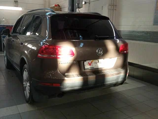 2012 Volkswagen Touareg II, коричневый, 1599000 рублей, вид 4
