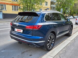 2018 Volkswagen Touareg III, синий, 3797000 рублей, вид 5