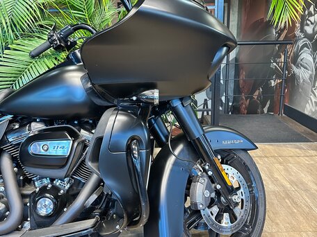2021 Harley-Davidson Road Glide Limited, чёрный, 2950000 рублей, вид 5