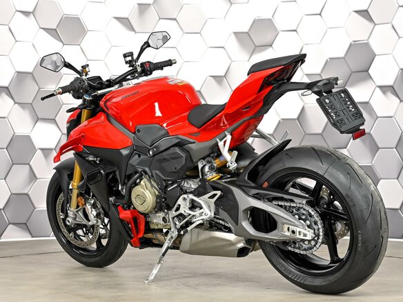 2025 Ducati Streetfighter V4, красный - вид 7