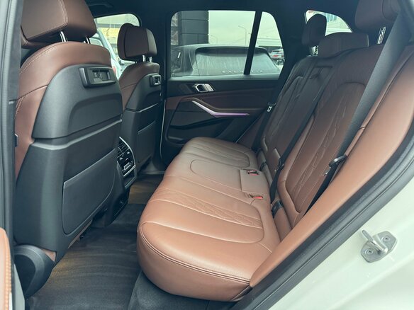 2021 BMW X5 40i IV (G05/G18), белый, 6545000 рублей - вид 25