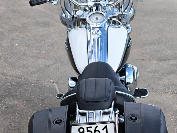 2006 Harley-Davidson Softail Deluxe, белый, 2100000 рублей - вид 7