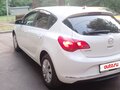 2015 Opel Astra J Рестайлинг, белый, 650000 рублей - вид 4