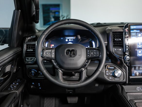 2026 Ram 1500 Crew Cab eTorque V Рестайлинг, чёрный, 11790000 рублей - вид 18