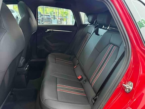 2022 Audi A3 Sportback 35 TFSI IV (8Y), красный, 2360000 рублей - вид 20