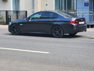 2011 BMW 5 серии 550i xDrive VI (F10/F11/F07), серый, 2149000 рублей, вид 3