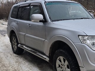 2013 Mitsubishi Pajero IV Рестайлинг 1, серебристый, 1850000 рублей, вид 3