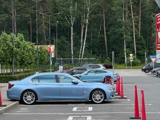 2014 BMW 7 серии 750i xDrive V (F01/F02/F04) Рестайлинг, голубой, 3500000 рублей, вид 2