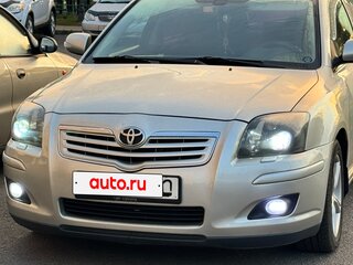 2007 Toyota Avensis II Рестайлинг, серебристый, 850000 рублей, вид 2