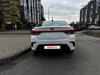 2017 Kia Rio IV, белый, 900000 рублей, вид 5