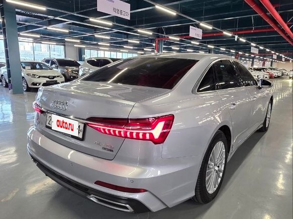2019 Audi A6 45 TFSI V (C8), серебристый, 4650000 рублей - вид 4