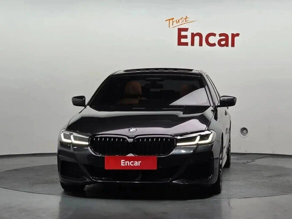2022 BMW 5 серии 520i VII (G30/G31/G38) Рестайлинг, чёрный, 3970000 рублей - вид 1