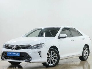 2015 Toyota Camry VII (XV50) Рестайлинг, белый, 2009000 рублей, вид 3