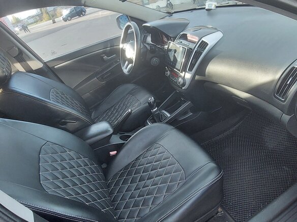 2010 Kia Ceed I Рестайлинг, бежевый, 560000 рублей - вид 6