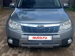 2011 Subaru Forester III Рестайлинг, серебристый, 1050000 рублей, вид 1