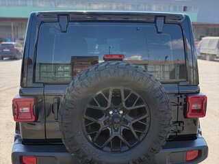 2023 Jeep Wrangler IV (JL), чёрный, 6200000 рублей, вид 5