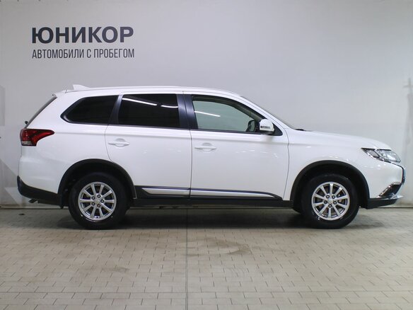 2018 Mitsubishi Outlander III Рестайлинг 2, белый, 1999000 рублей - вид 7