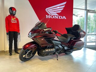 2025 Honda GL 1800 Gold Wing, красный, 4500000 рублей, вид 1