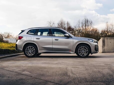 2023 BMW X1 18i sDrive III (U11/U12), серебристый, 4055000 рублей, вид 4