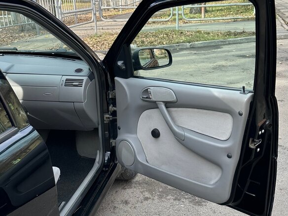 2005 Volkswagen Pointer, чёрный, 200000 рублей - вид 14