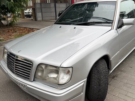 1989 Mercedes-Benz W124 230, серебристый, 495000 рублей, вид 3