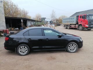 2013 Volkswagen Jetta VI, чёрный, 790000 рублей, вид 2